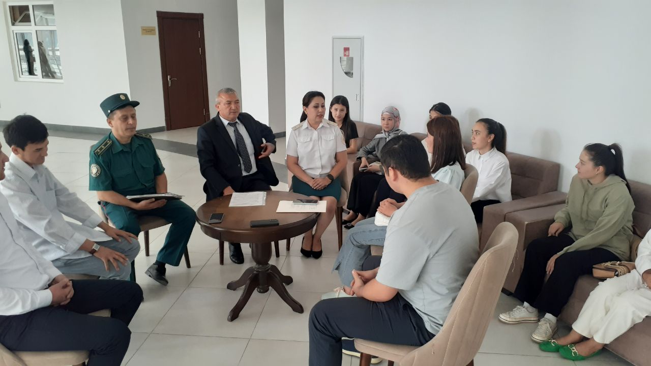 Mirobod tumani IIOFMB xodimlari oliy o‘quv yurtlari talabalari bilan uchrashdi