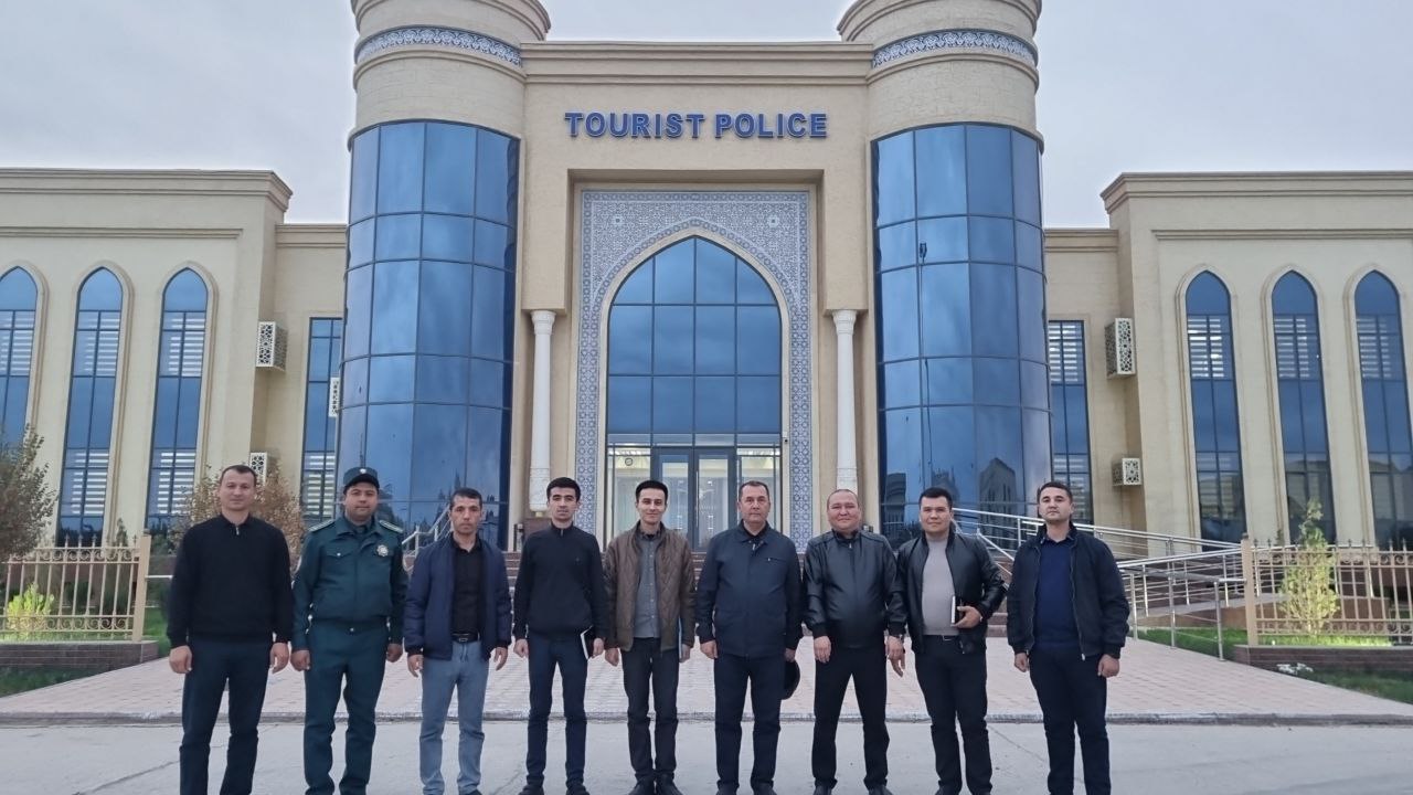 Сотрудники Управления по обеспечению безопасного туризма ГУВД города Ташкента обменялись о...