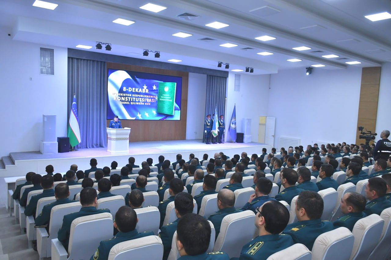 В ГУВД г. Ташкента состоялось торжественное мероприятие, посвящённое празднованию дня Конс...