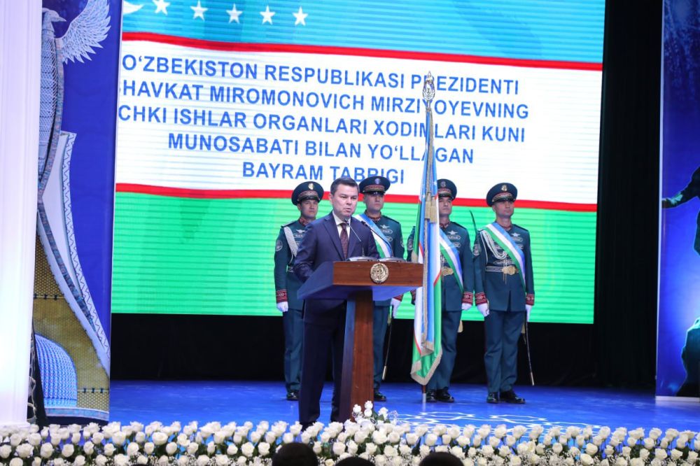 34-летний славный путь сотрудников органов внутренних дел, несущих почетную службу по обес...