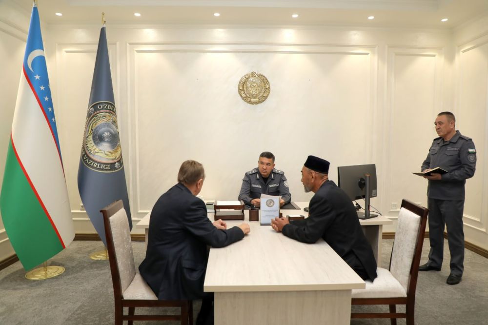 В целях изучения обращений граждан, решения их правовых и социальных проблем, а также обес...